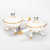 A PAIR OF MEISSEN MARCOLINI PERIOD CREAM BOWLS AND COVERS, CIRCA 1790