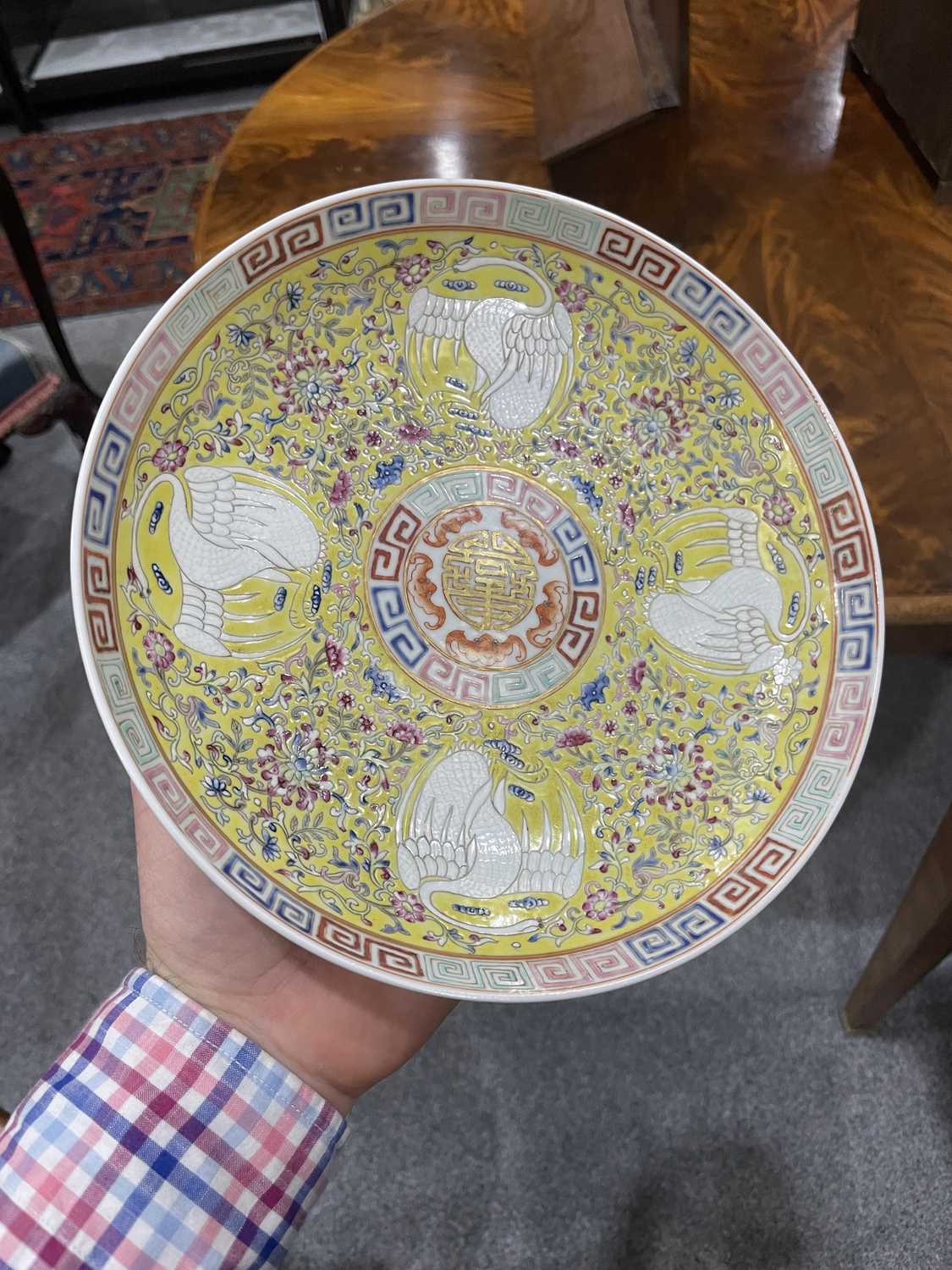 A CHINESE FAMILLE ROSE SAUCER DISH - Image 7 of 9