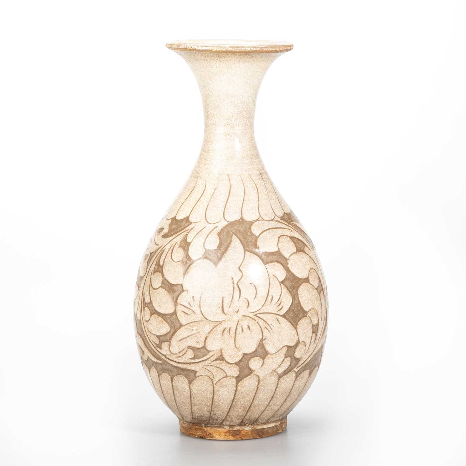 A CHINESE CIZHOU-TYPE SGRAFFITO DECORATED VASE, YUHUCHUNPING