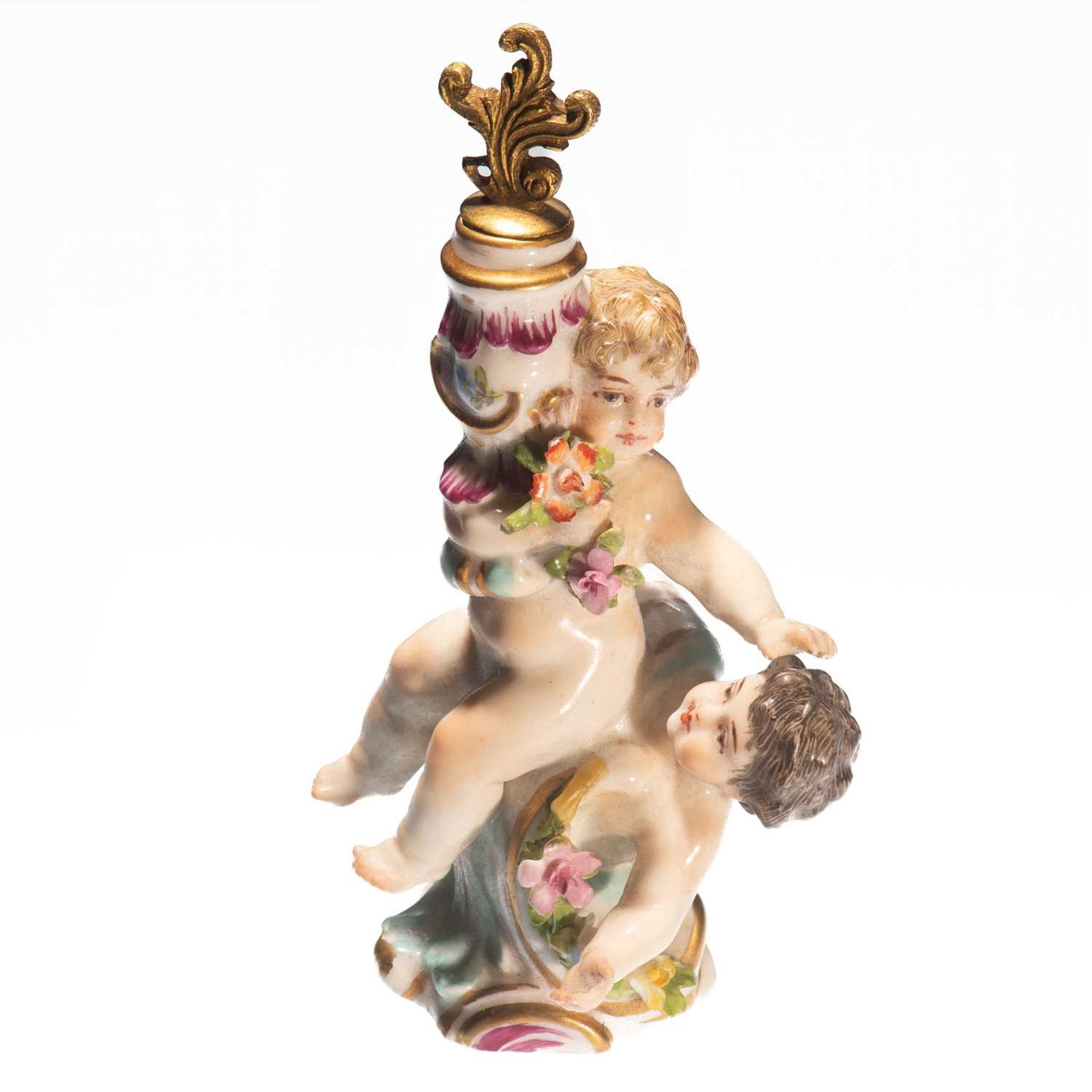 A CHELSEA PORCELAIN SCENT BOTTLE AND STOPPER - Image 4 of 4