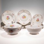 RICHARD GINORI (ITALY), A VERY RARE FLORAL PATTERN DINNER SERVICE