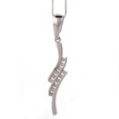 A 9CT WHITE GOLD AND DIAMOND PENDANT ON CHAIN