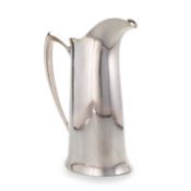 A 20TH CENTURY AMERICAN STERLING SILVER WATER PITCHER