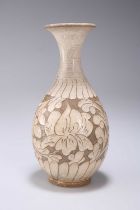 A CHINESE CIZHOU-TYPE SGRAFFITO DECORATED VASE, YUHUCHUNPING