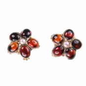 A PAIR OF 9 CARAT YELLOW GOLD, GARNET AND PEARL FLOWER CLUSTER EARRINGS