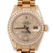 A LADY'S 18 CARAT GOLD ROLEX OYSTER PERPETUAL BRACELET WATCH
