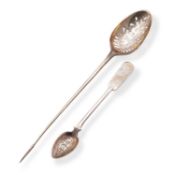 AN EARLY 19TH CENTURY SILVER TOY OR SNUFF SPOON