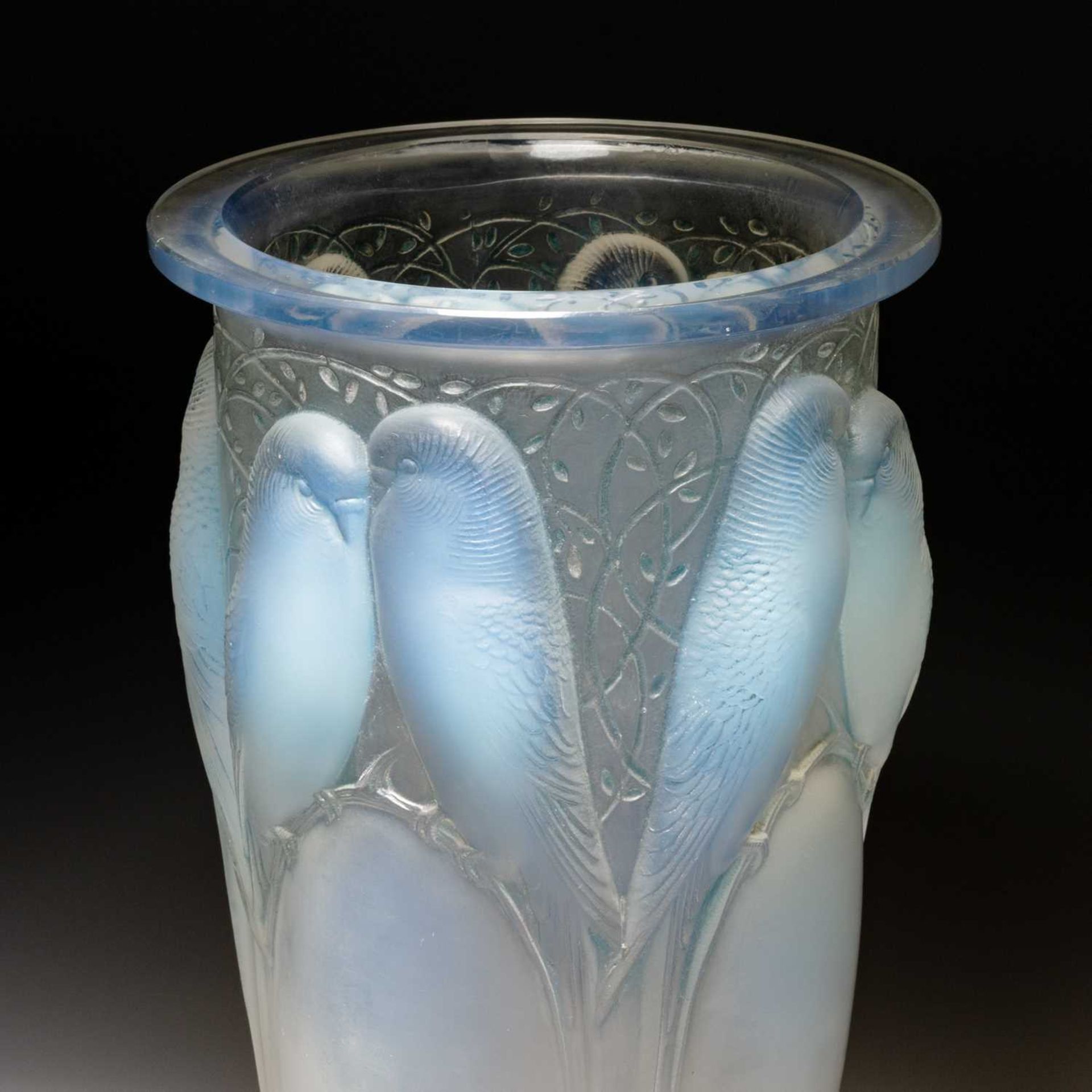 RENÉ LALIQUE (FRENCH, 1860-1945), A LARGE 'CEYLAN' VASE, DESIGNED 1924 - Image 3 of 3