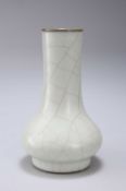 A FINE CHINESE GUAN-TYPE GOLD THREAD PEAR-SHAPED VASE