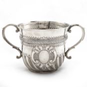 AN 18TH CENTURY STYLE SILVER PORRINGER