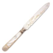 AN EDWARDIAN SILVER AND MOTHER-OF-PEARL HANDLED BREAD KNIFE