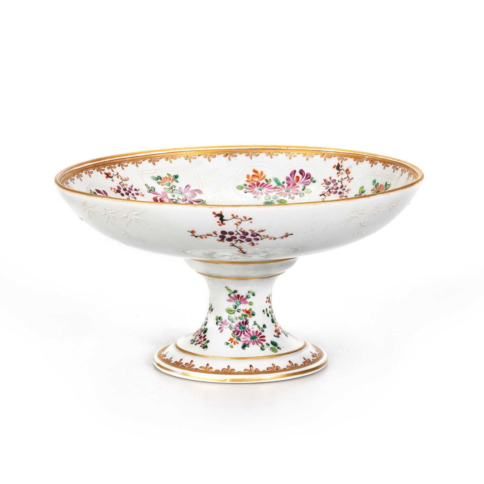 A SAMSON PORCELAIN DESSERT SERVICE IN CHINESE EXPORT ARMORIAL STYLE - Image 3 of 6