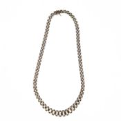 AN ITALIAN 9KT YELLOW GOLD GRADUATED LINK NECKLACE