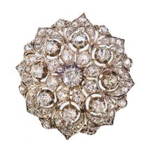 A LATE 19TH/ EARLY 20TH CENTURY DIAMOND-SET CIRCULAR BROOCH