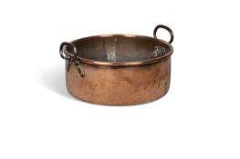 AN EARLY 19TH CENTURY COPPER CREAM PAN