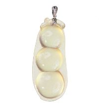 A JADE AND DIAMOND BEAN POD PENDANT