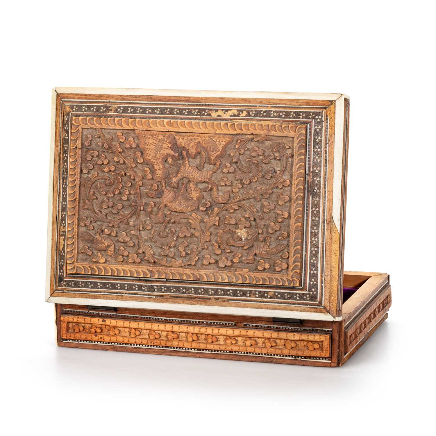 AN ANGLO-INDIAN SADELI AND CARVED SANDALWOOD STATIONARY BOX, PROBABLY BOMBAY, 19TH CENTURY - Image 5 of 5