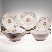 RICHARD GINORI (ITALY), A VERY RARE FLORAL PATTERN DINNER SERVICE