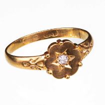 A VICTORIAN STYLE YELLOW GOLD AND DIAMOND RING