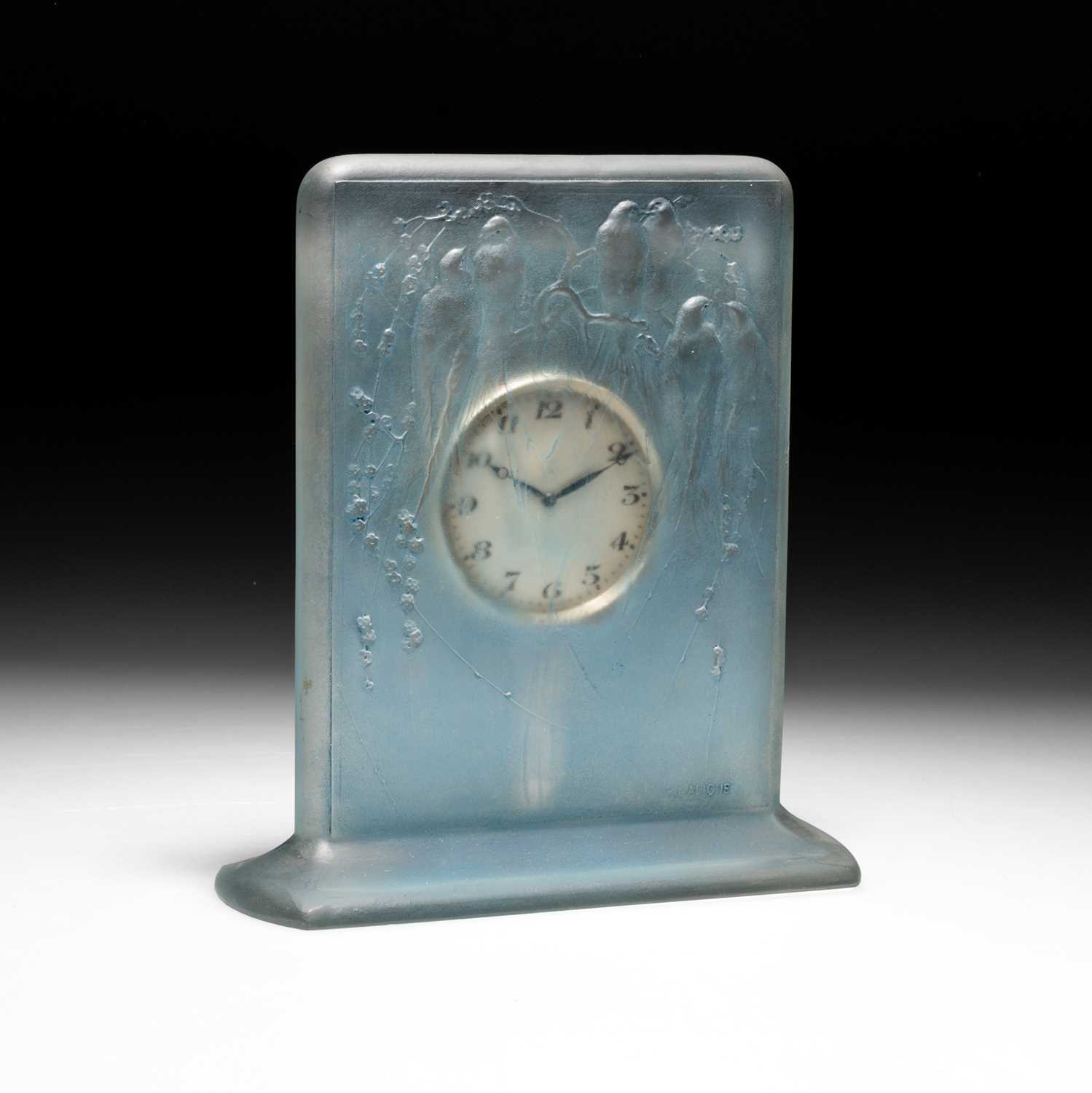 RENÉ LALIQUE (FRENCH, 1860-1945), 'SIX HIRONDELLES PERCHÉES', A CLOCK, DESIGNED 1920