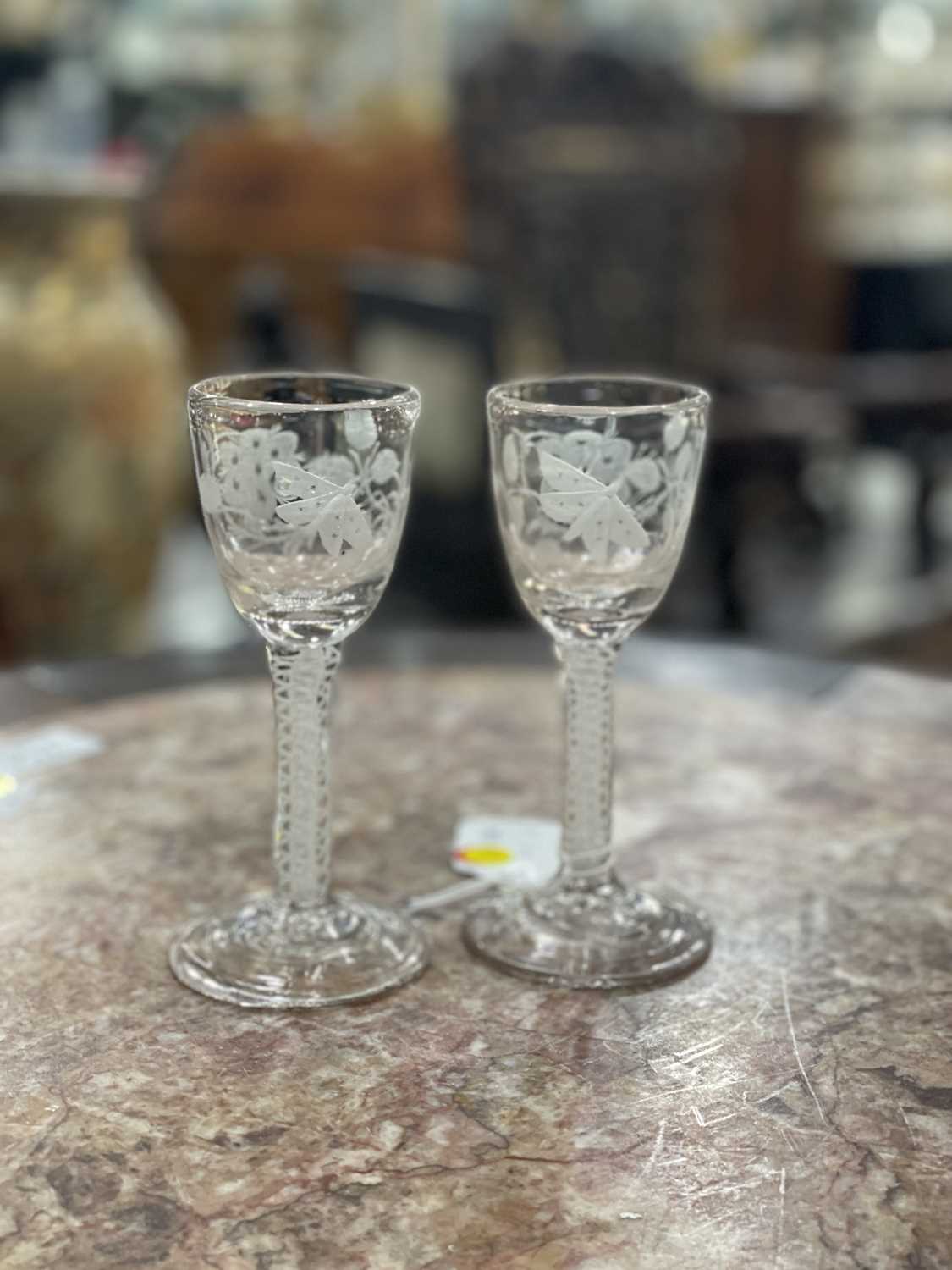 A PAIR OF 18TH CENTURY 'JACOBITE' WINE GLASSES, CIRCA 1770 - Image 3 of 8