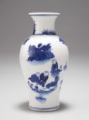 A SMALL CHINESE KANGXI BLUE AND WHITE BALUSTER VASE