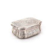 AN 18TH CENTURY FRENCH SILVER TABLE SNUFF BOX