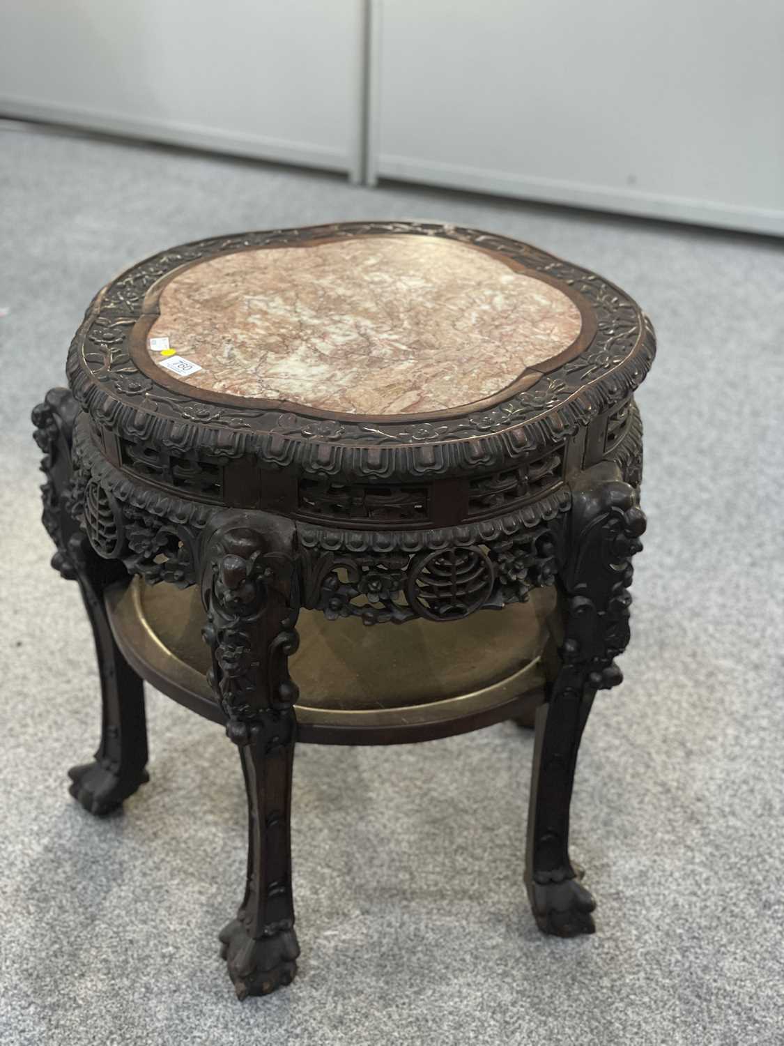 A 19TH CENTURY CHINESE MARBLE AND HARDWOOD JARDINIÈRE STAND - Image 2 of 6