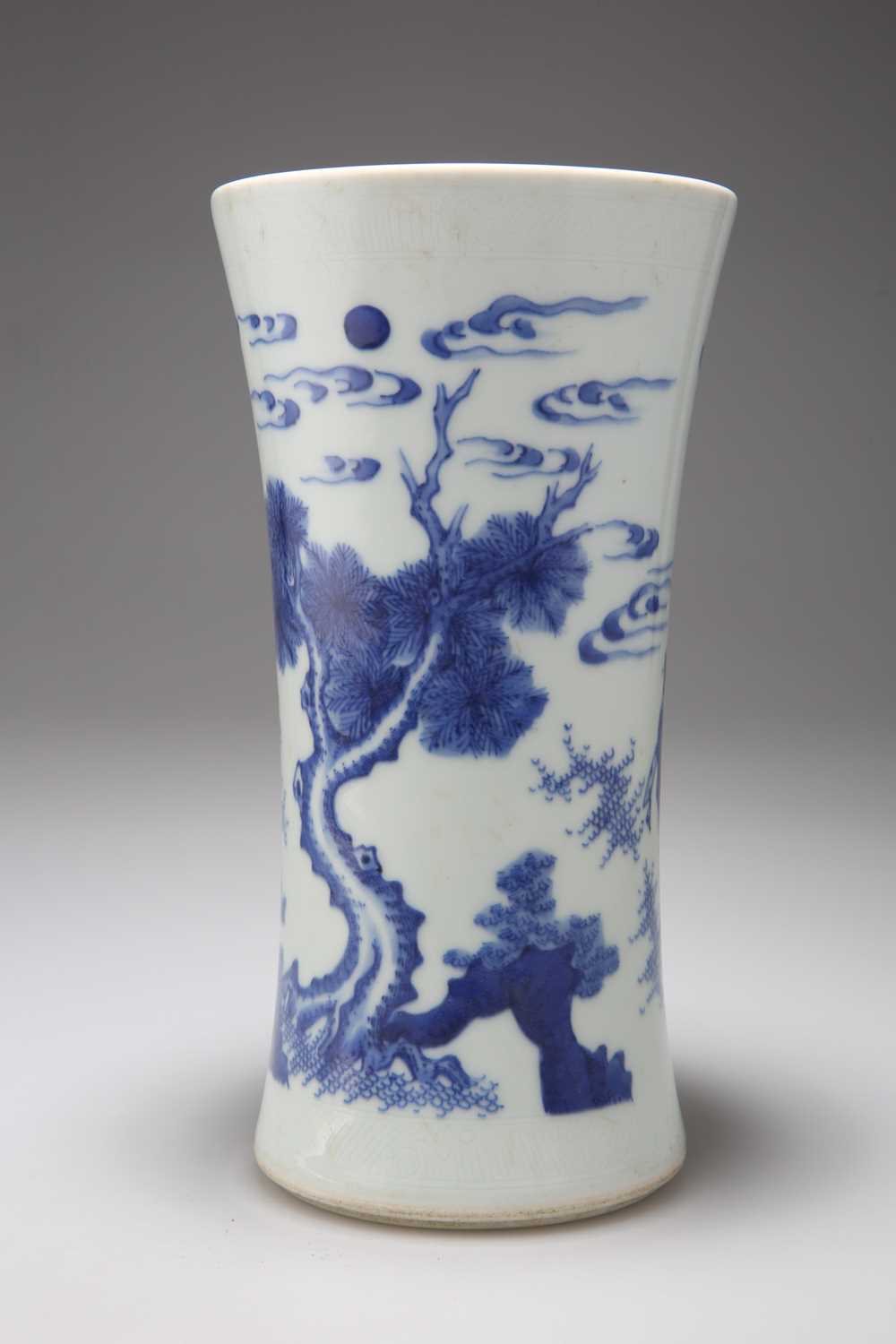 A CHINESE TRANSITIONAL WAISTED BRUSH POT - Image 2 of 9