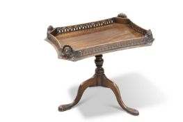 A GEORGIAN STYLE MAHOGANY TRAY-TOP TRIPOD TABLE