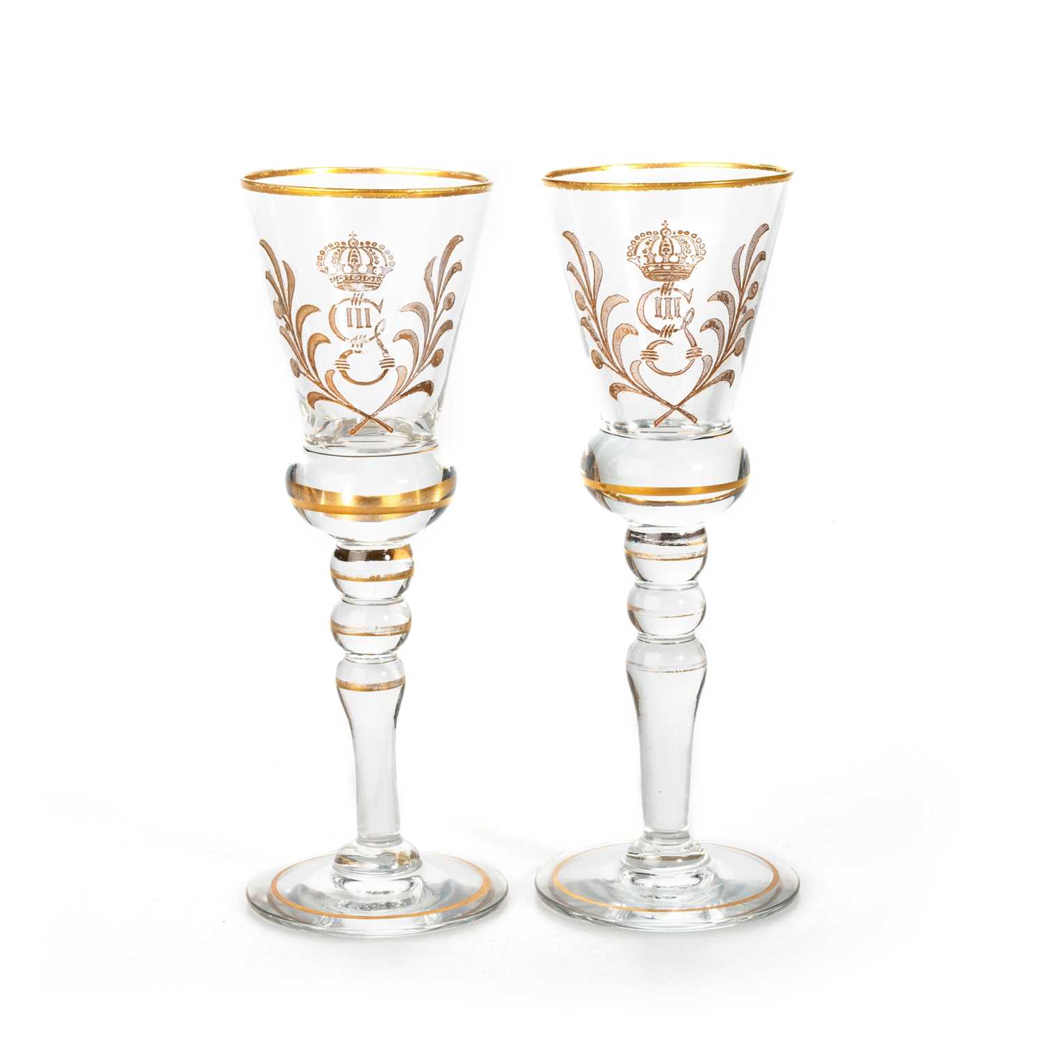 A PAIR OF WINE GLASSES - Image 3 of 3