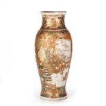 A LARGE SATSUMA VASE, MEIJI PERIOD, EARLY 20TH CENTURY