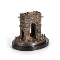 A 19TH CENTURY FRENCH GRAND TOUR BRONZE MODEL OF THE ARC DE TRIOMPHE, PARIS