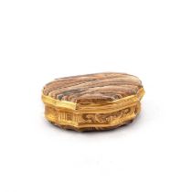 AN 18TH CENTURY GOLD-MOUNTED HARDSTONE SNUFF BOX