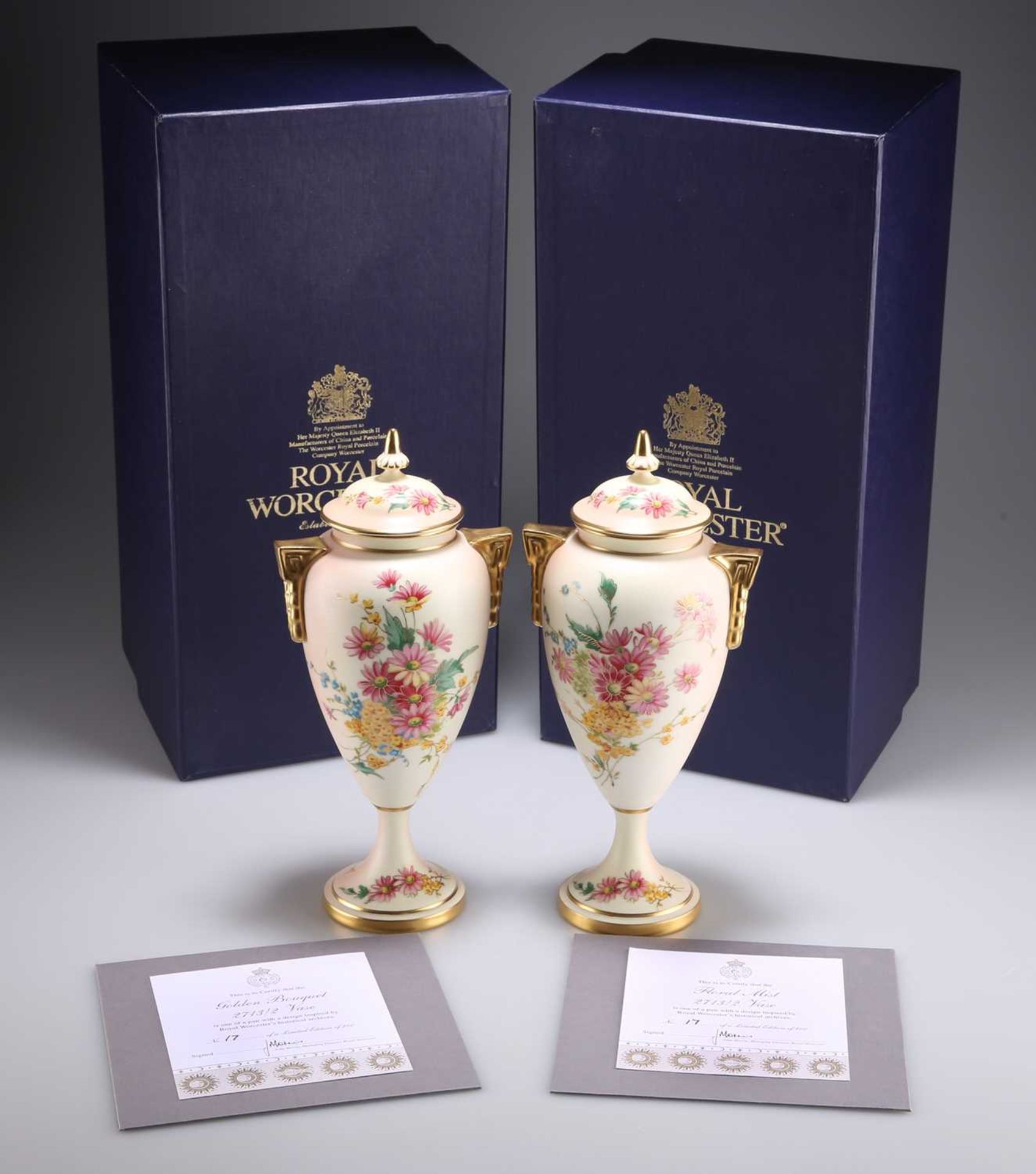 A PAIR OF ROYAL WORCESTER LIMITED EDITION BLUSH IVORY VASES AND COVERS - Bild 2 aus 4
