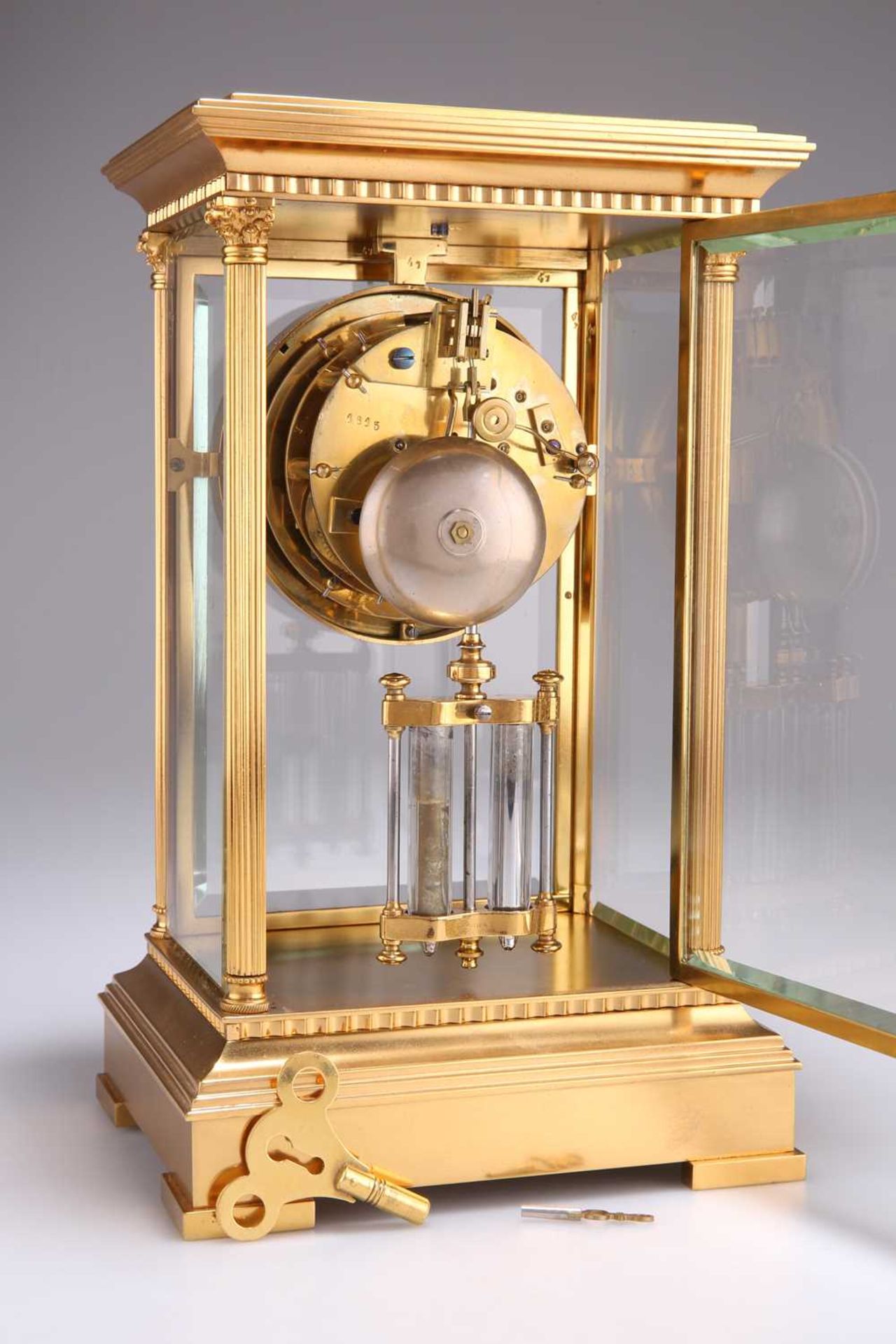 A FRENCH GILT-BRASS FOUR-GLASS MANTEL CLOCK - Bild 2 aus 5