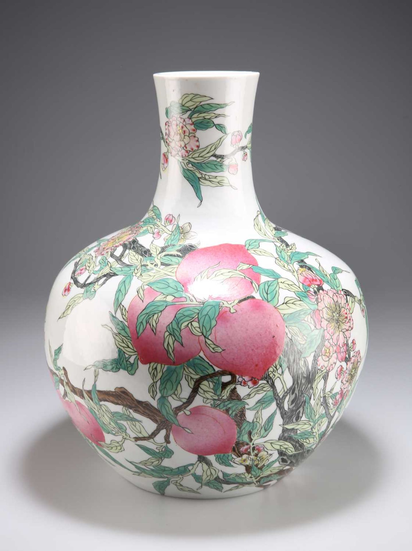 A CHINESE FAMILLE ROSE 'PEACH' VASE, TIANQIUPING