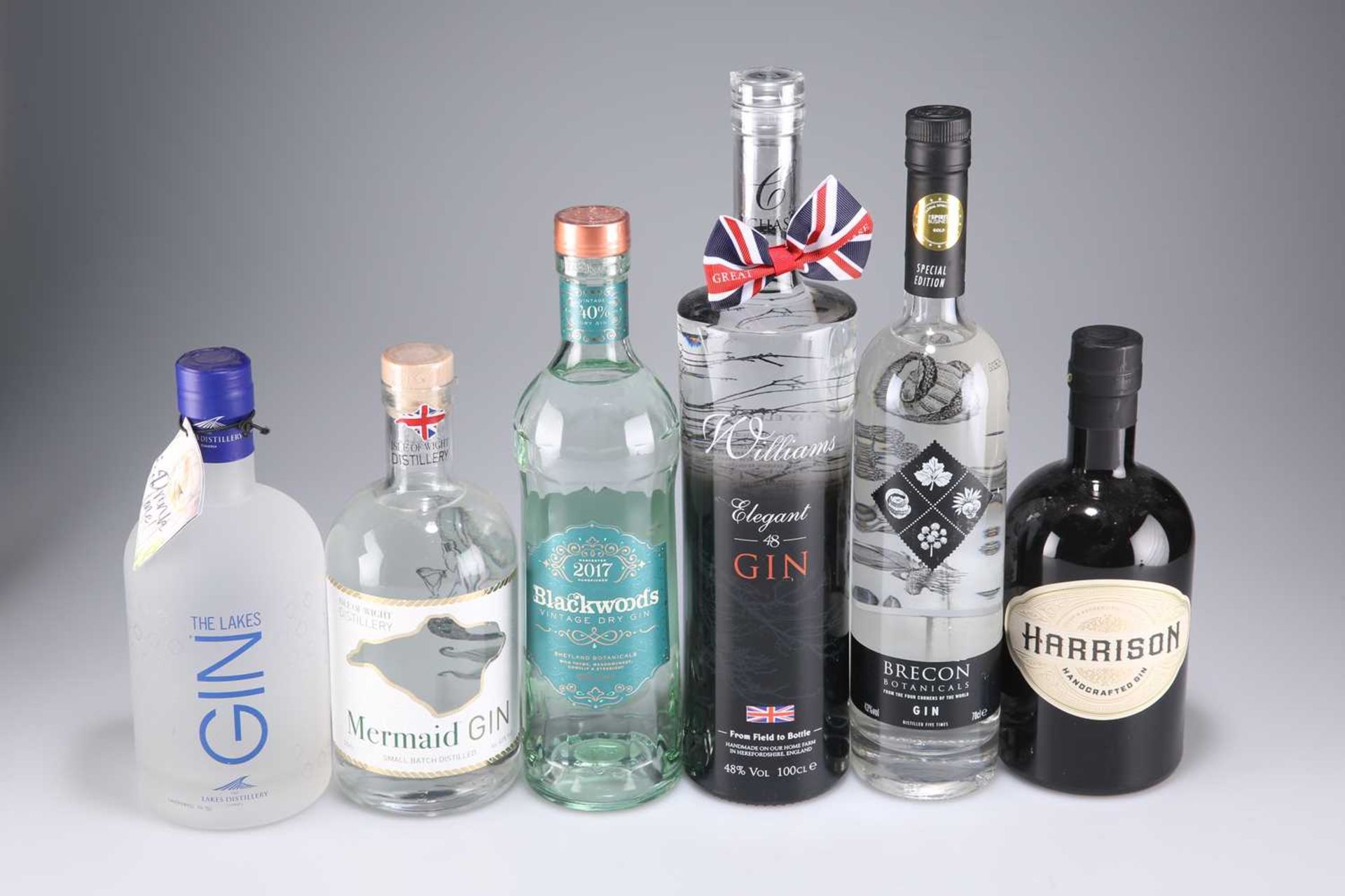 MIXED LOT OF UK GINS