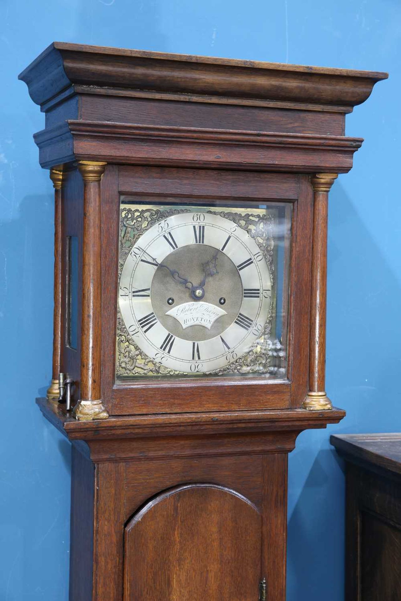 ROBERT DAV(E)Y, HOVETON, A GEORGE III OAK NORFOLK EIGHT-DAY LONGCASE CLOCK, CIRCA 1770-1786 - Bild 2 aus 5