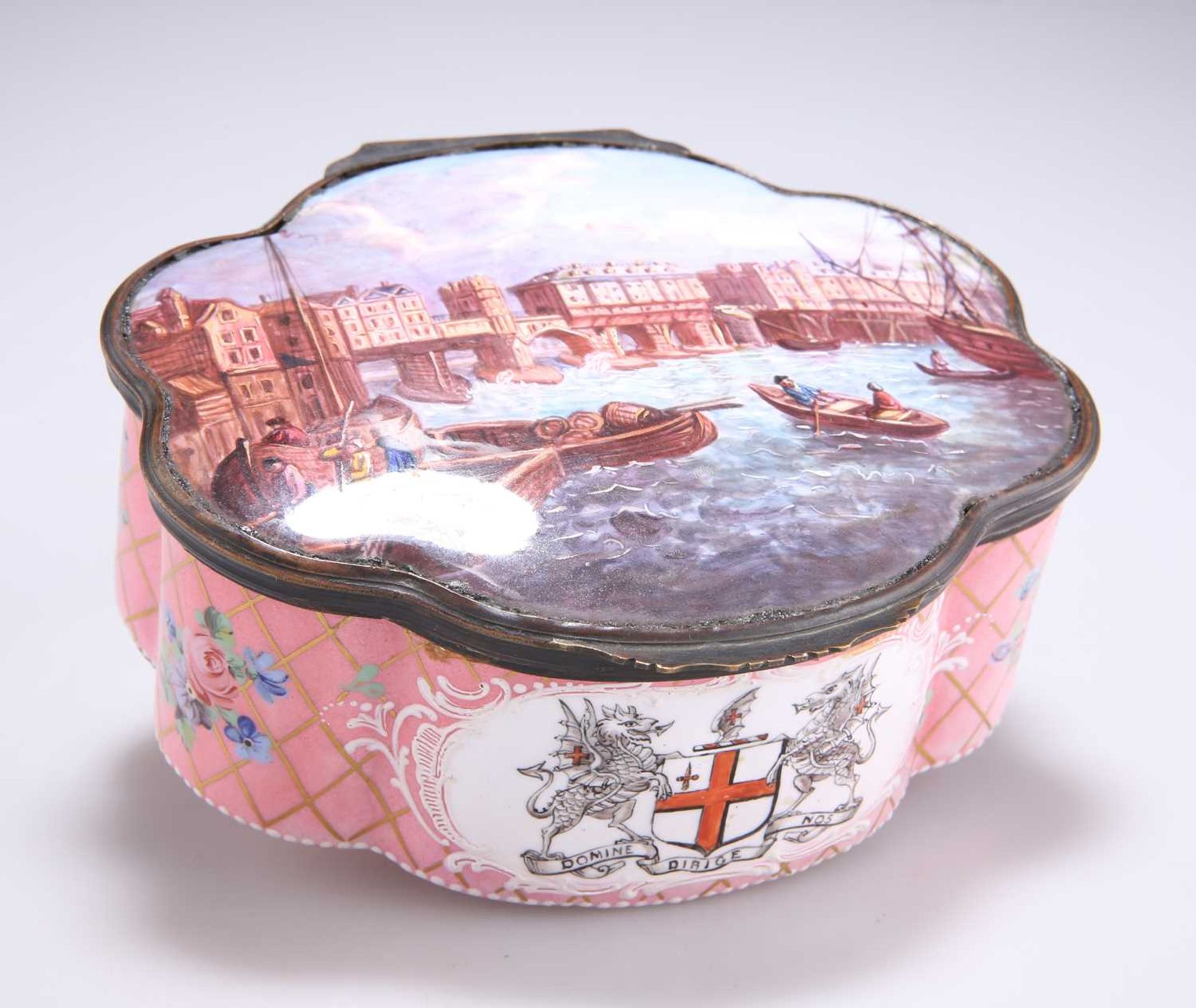 A LATE 18TH CENTURY ENAMEL TABLE SNUFF BOX - Image 2 of 4