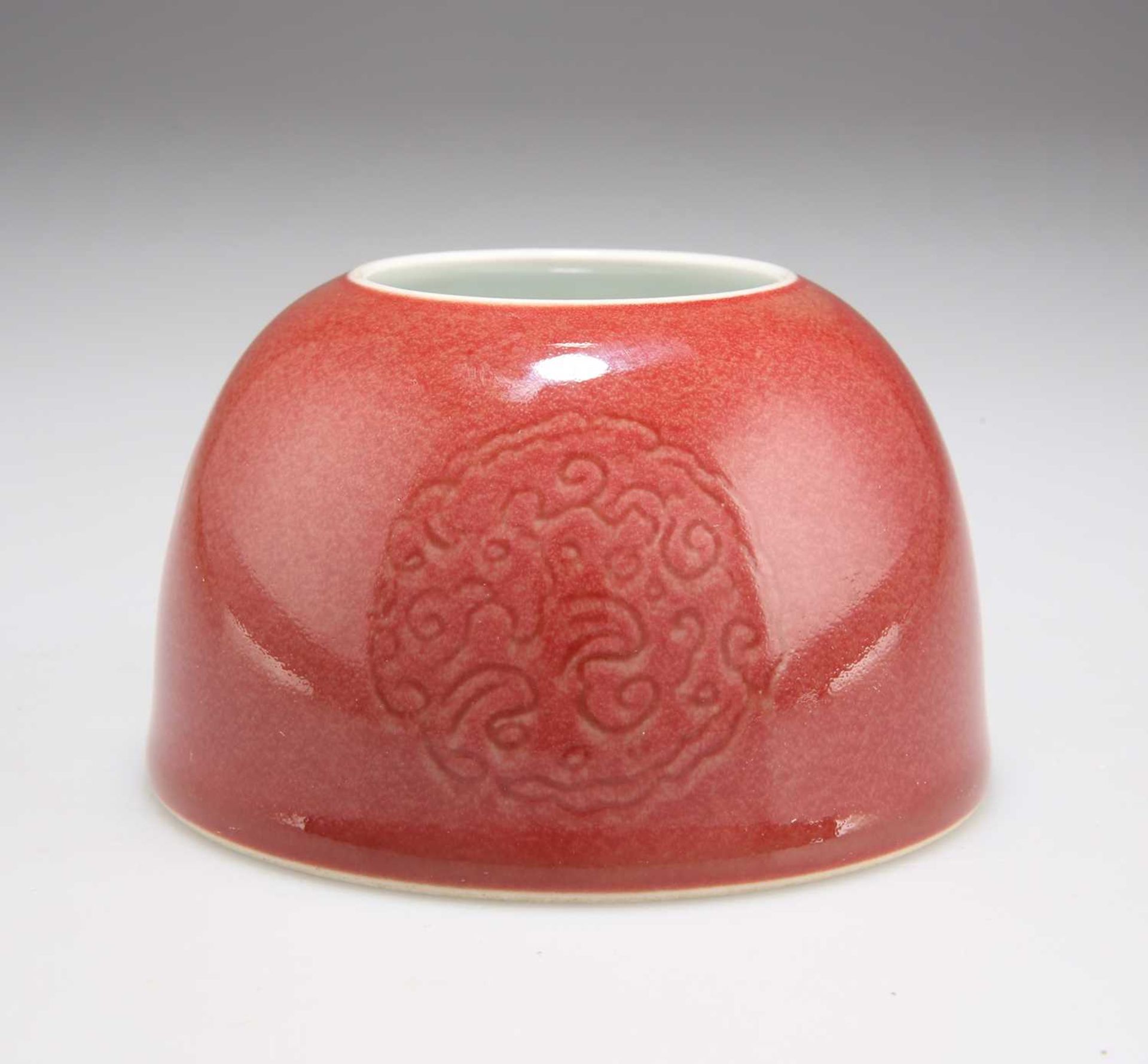 A CHINESE "PEACH BLOOM" PORCELAIN BRUSH WASHER