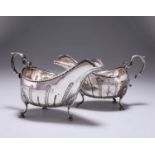 A PAIR OF EDWARDIAN SILVER SAUCE BOATS, IN GEORGE III IRISH STYLE