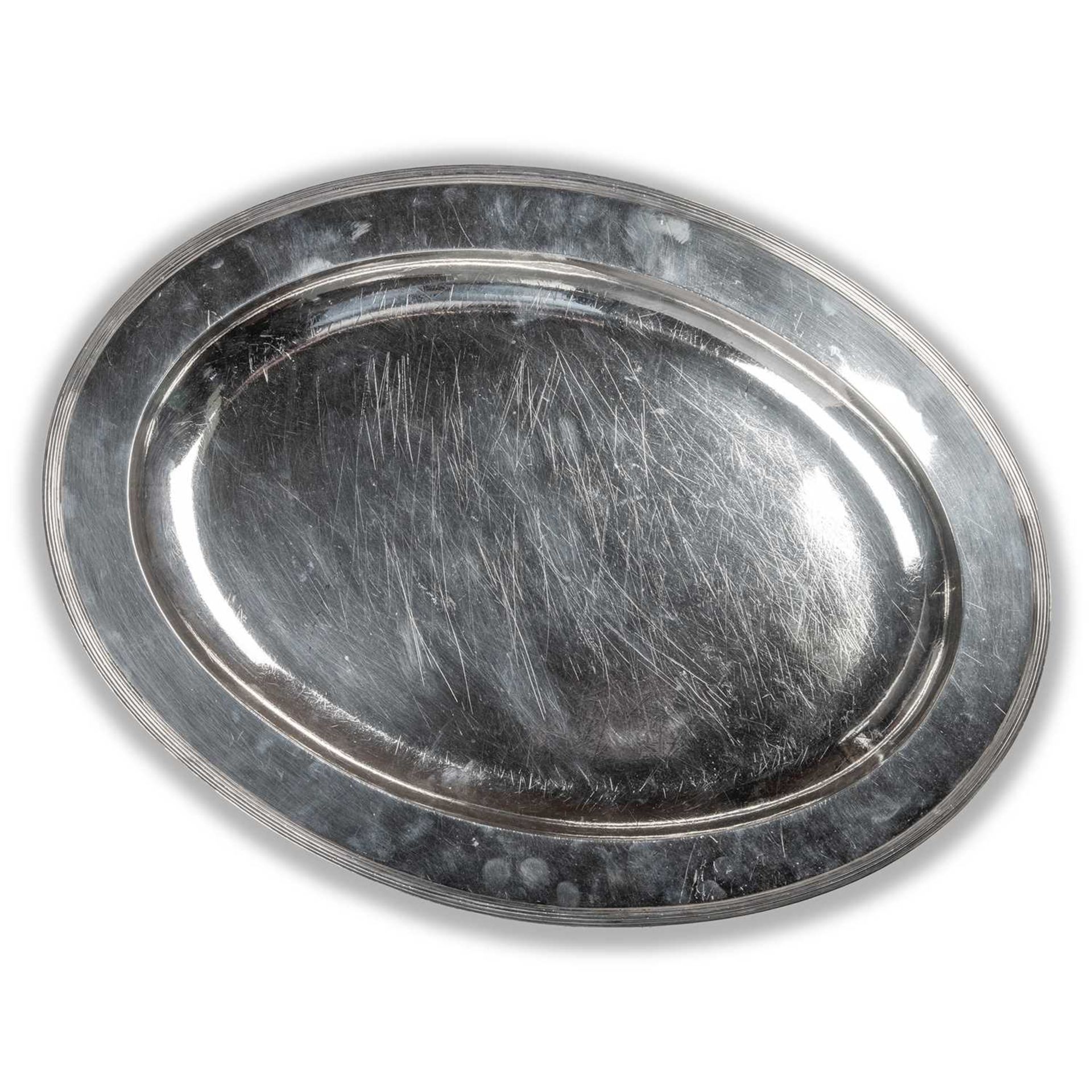 YORK TOWNMARK: A GEORGE III PROVINCIAL SILVER MEAT DISH - Image 2 of 3