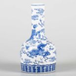 A CHINESE BLUE AND WHITE MALLET FORM VASE, QING DYNASTY, 18TH/19TH CENTURY