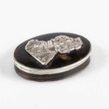 AN 18TH CENTURY SILVER AND TORTOISESHELL SNUFF BOX