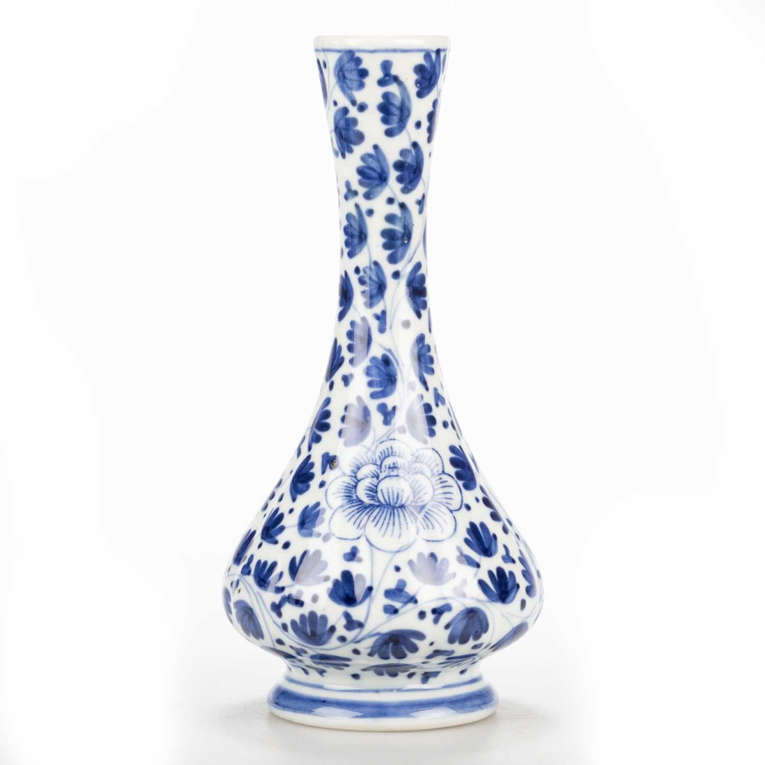 A COLLECTION OF CHINESE PORCELAIN - Image 3 of 5