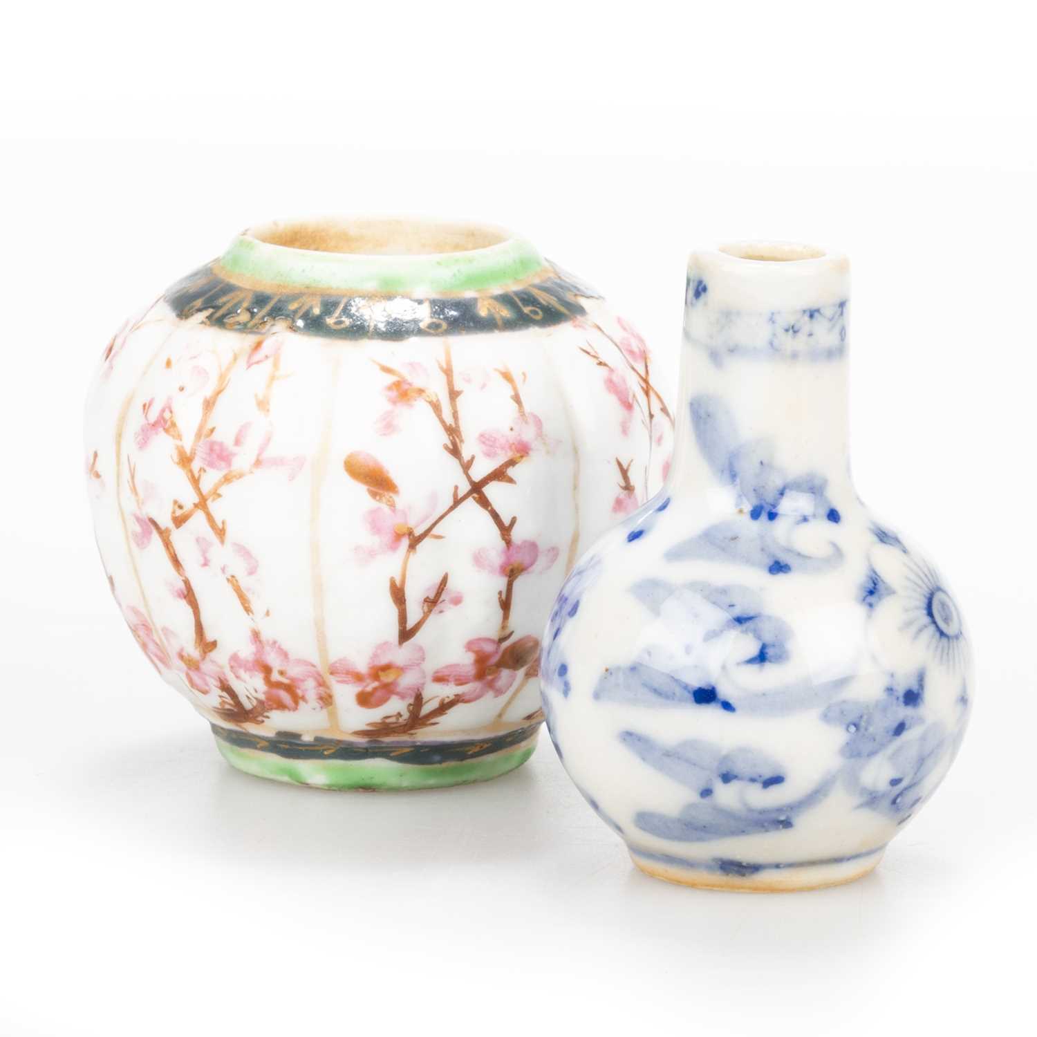 FOUR CHINESE MINIATURE PORCELAIN VASES - Image 3 of 3