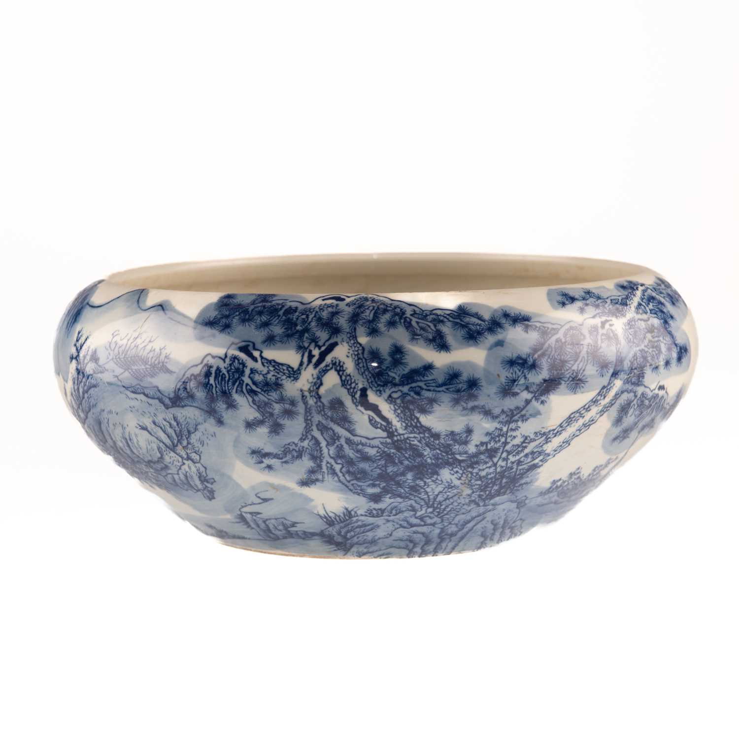 A LARGE CHINESE BLUE AND WHITE PORCELAIN CENSER