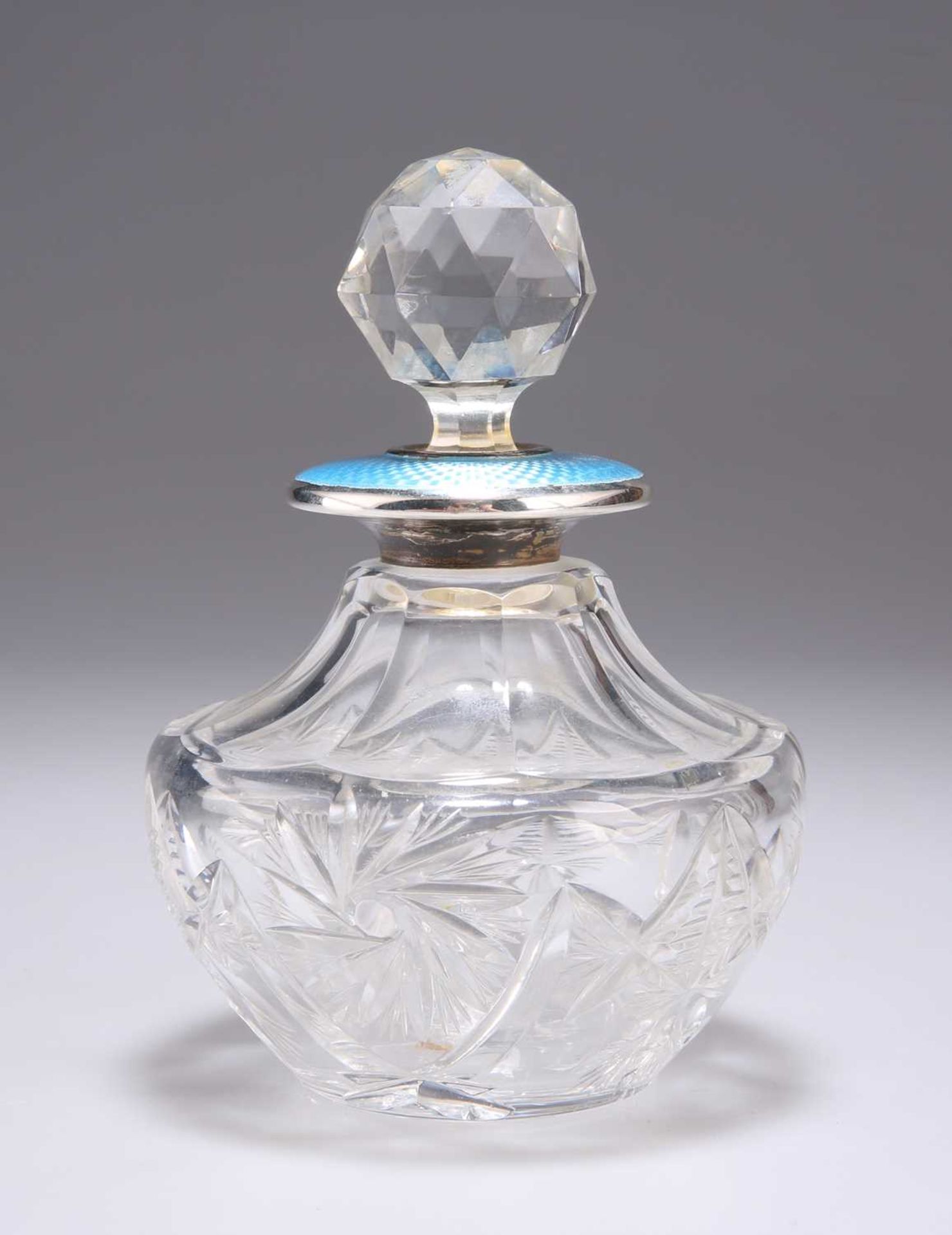 A GEORGE V SILVER AND ENAMEL SCENT BOTTLE - Image 2 of 3