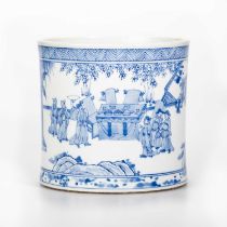 A CHINESE BLUE AND WHITE PORCELAIN BRUSHPOT